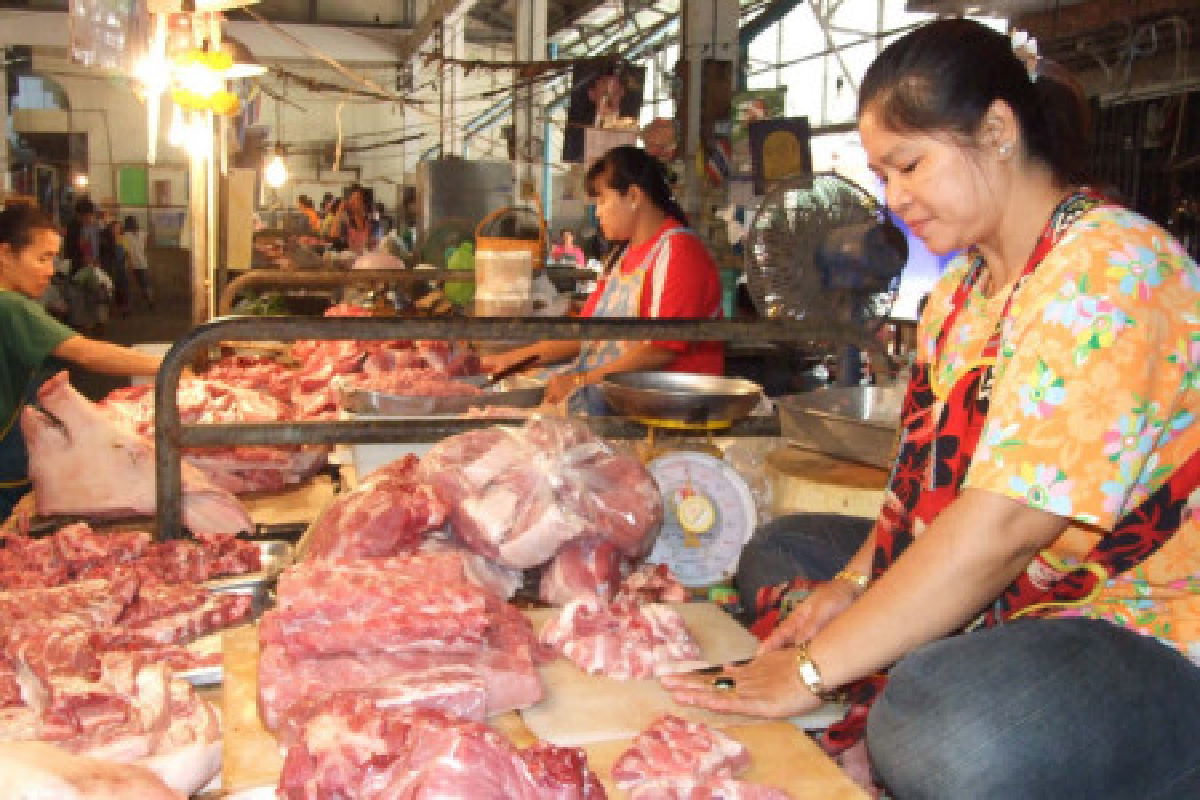 หมูแพงแห่กินปลา-ไก่ยอดขายพุ่ง หมูแพงแห่กินปลา-ไก่ยอดขายพุ่ง
