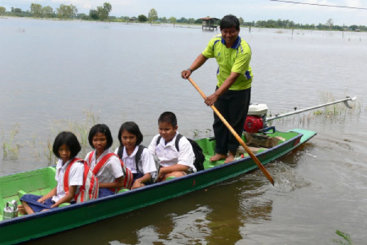 น้ำท่วมยังหนักหลายพื้นที่-ตากดับอีก1