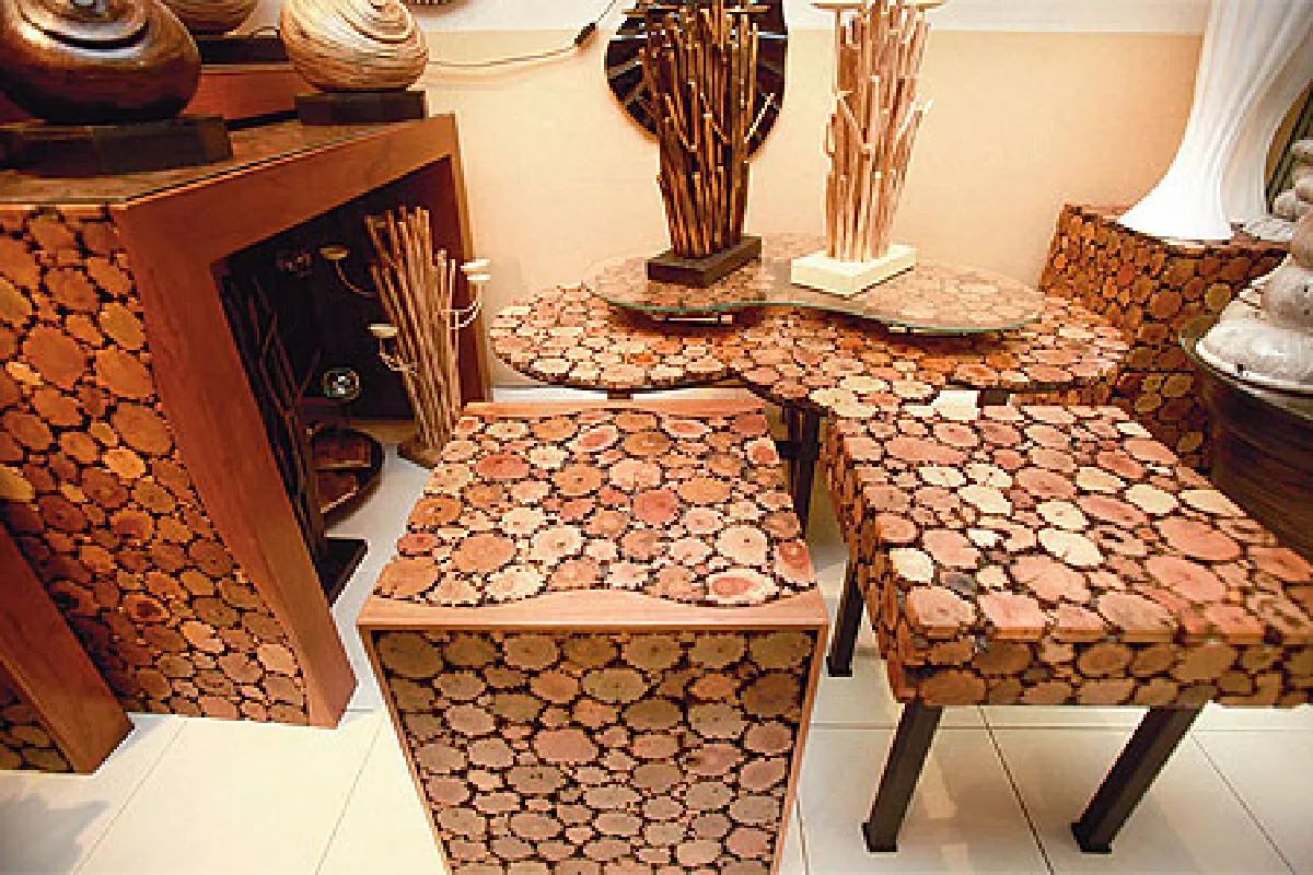 ชุบชีวิตไม้ใต้น้ำให้เป็นเฟอร์นิเจอร์แสนเก๋