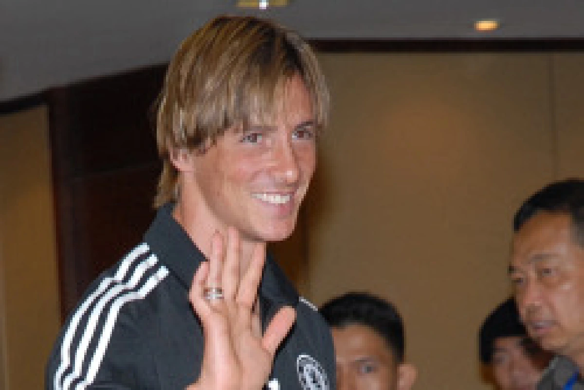 แข้งขวัญใจชายสีม่วง