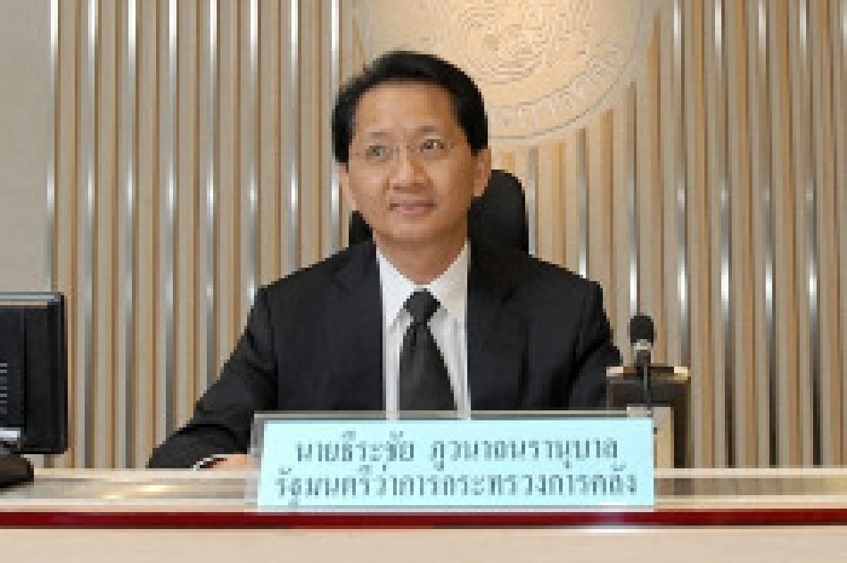 "ธีระชัย"ชี้ไม่เก็บภาษีหุ้นทักษิณเป็นไปตามกม.