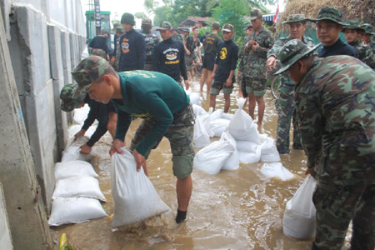 น้ำยมทะลักท่วมรพ.พิษณุโลก