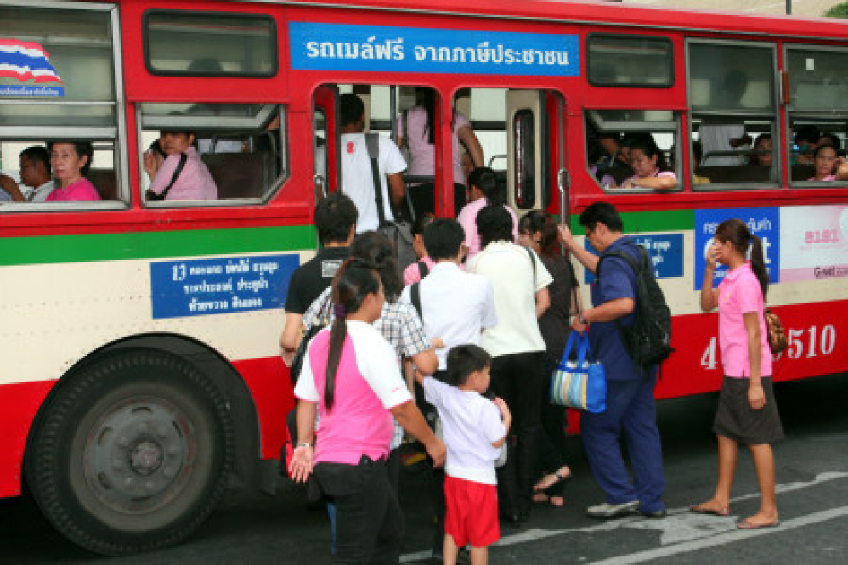 ปชป.ค้านรัฐเล็งเลิกรถเมล์-รถไฟฟรี ปชป.ค้านรัฐเล็งเลิกรถเมล์-รถไฟฟรี