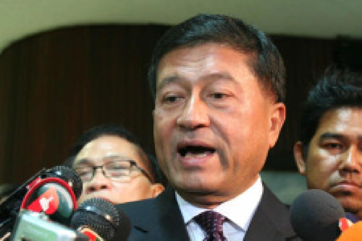 เฉลิมปัดปึ้งช่วยทักษิณ