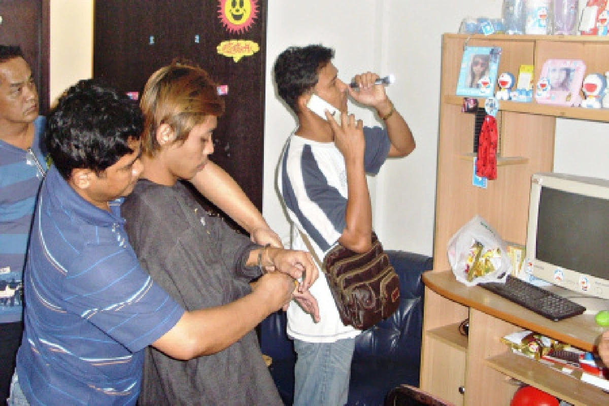 รวบโจ๋ค้ายาบ้ารับคำสั่งจากคุก