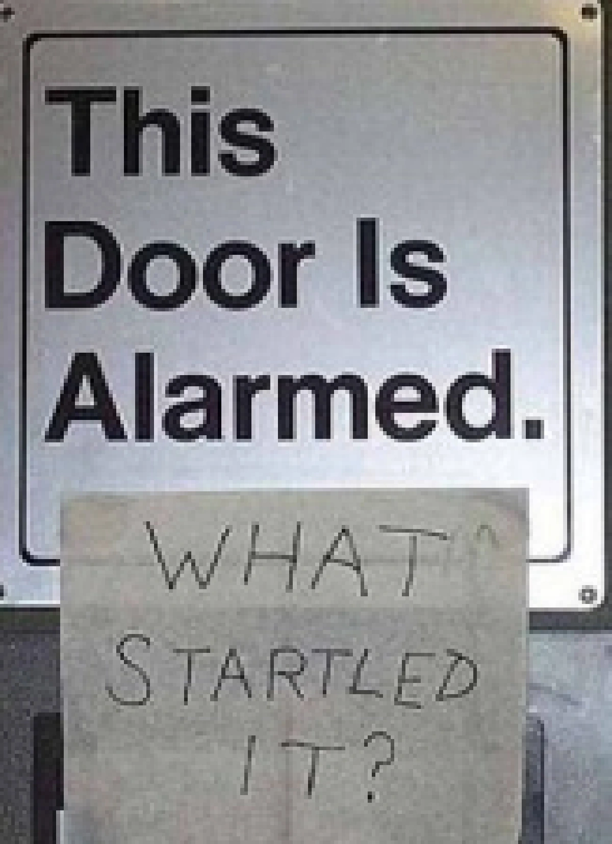 มือบอนผู้ดีทำลายป้ายด้วยข้อความสุดฮา