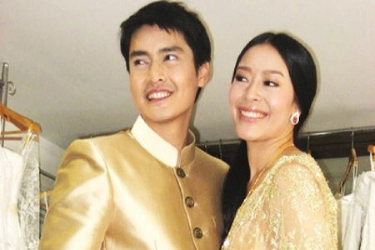 เขตต์โต้เเต่งแนท10ล้าน