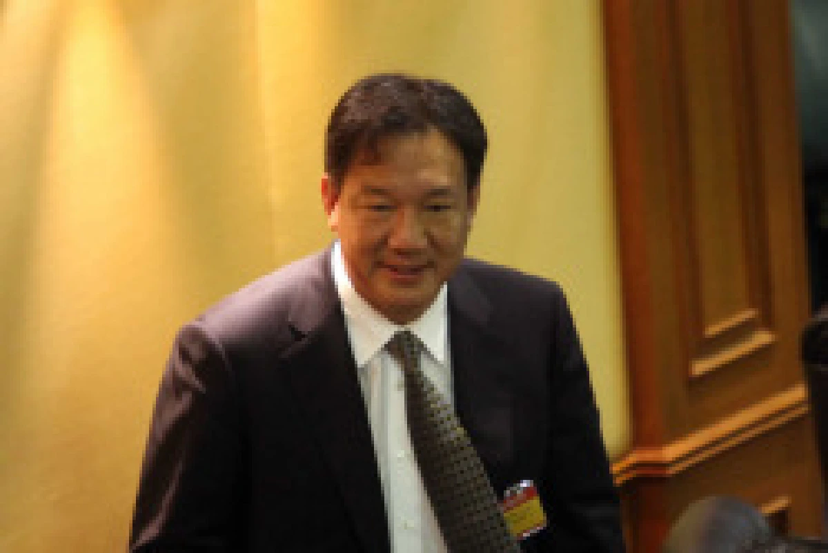 กิตติรัตน์แจงขึ้นค่าแรงต้นปี55
