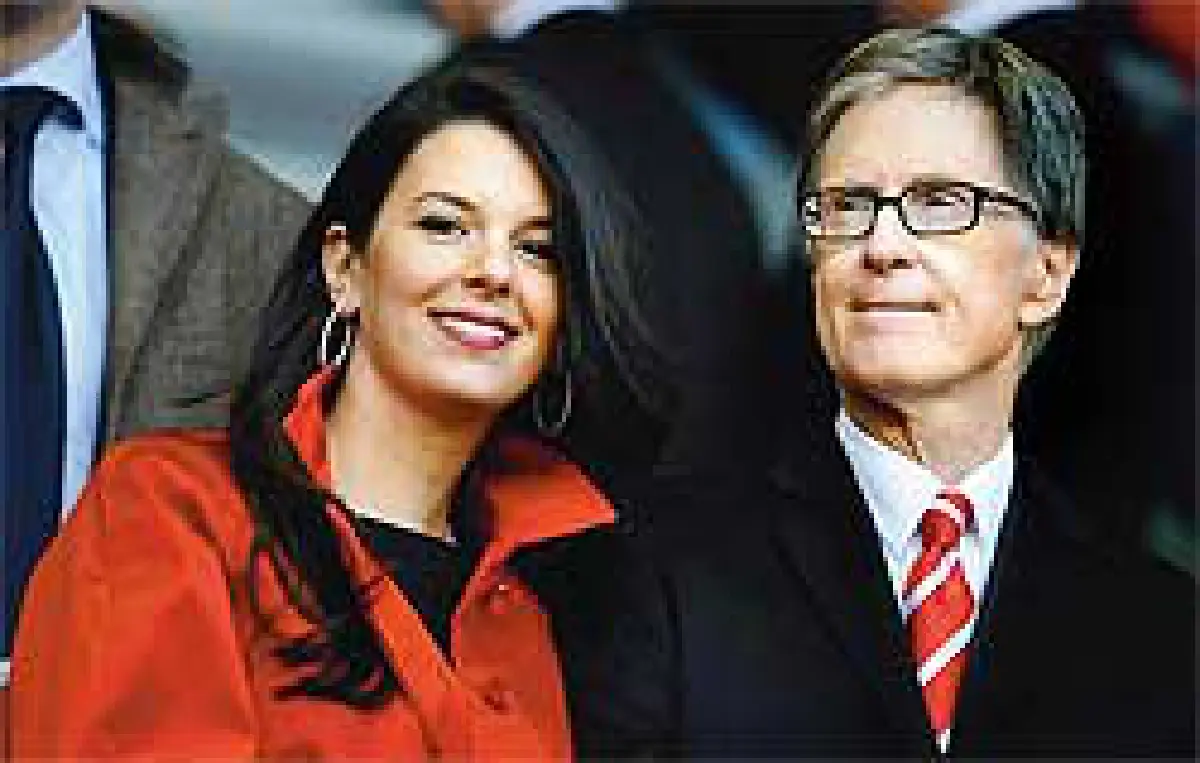 ลินดา พิซซูติ นางพญาหงส์แดง