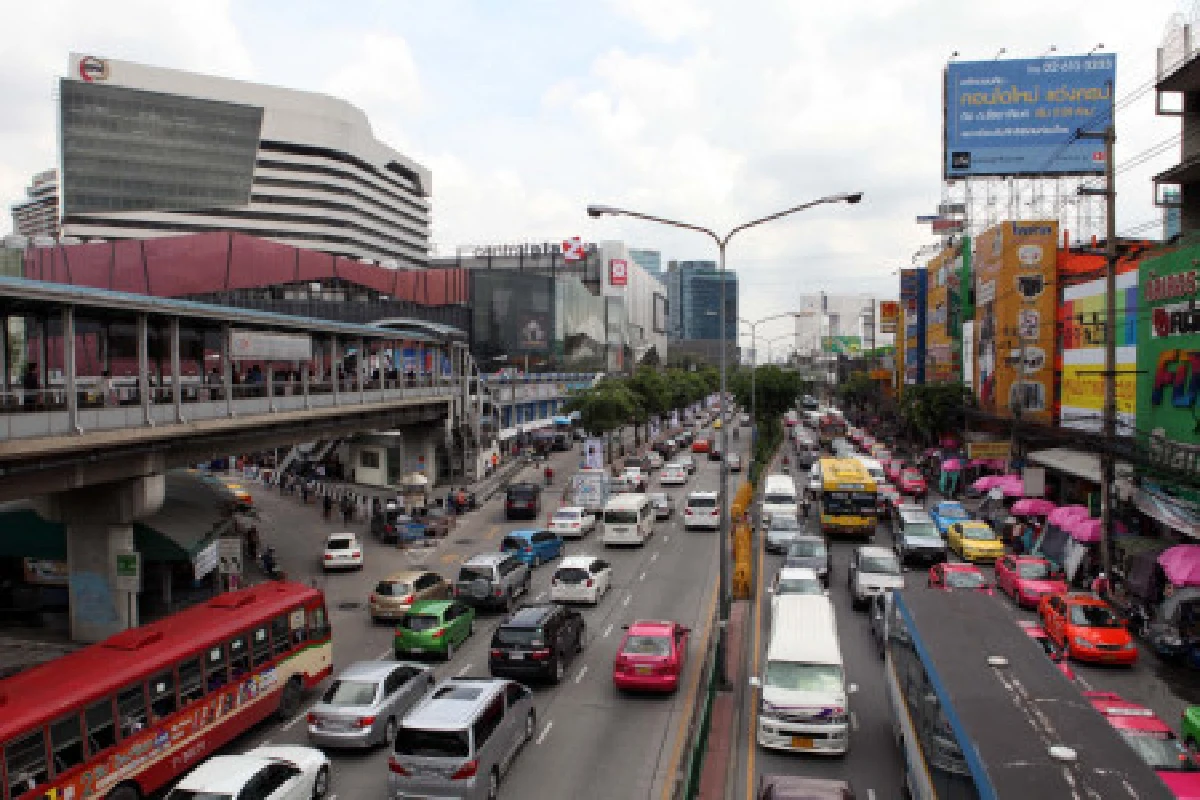 ขาช็อปหลั่งไหลเซ็นทรัลลาดพร้าว