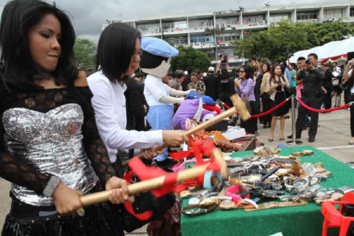 ทุบสินค้าละเมิดลิขสิทธิ์3.1พันล้าบาท