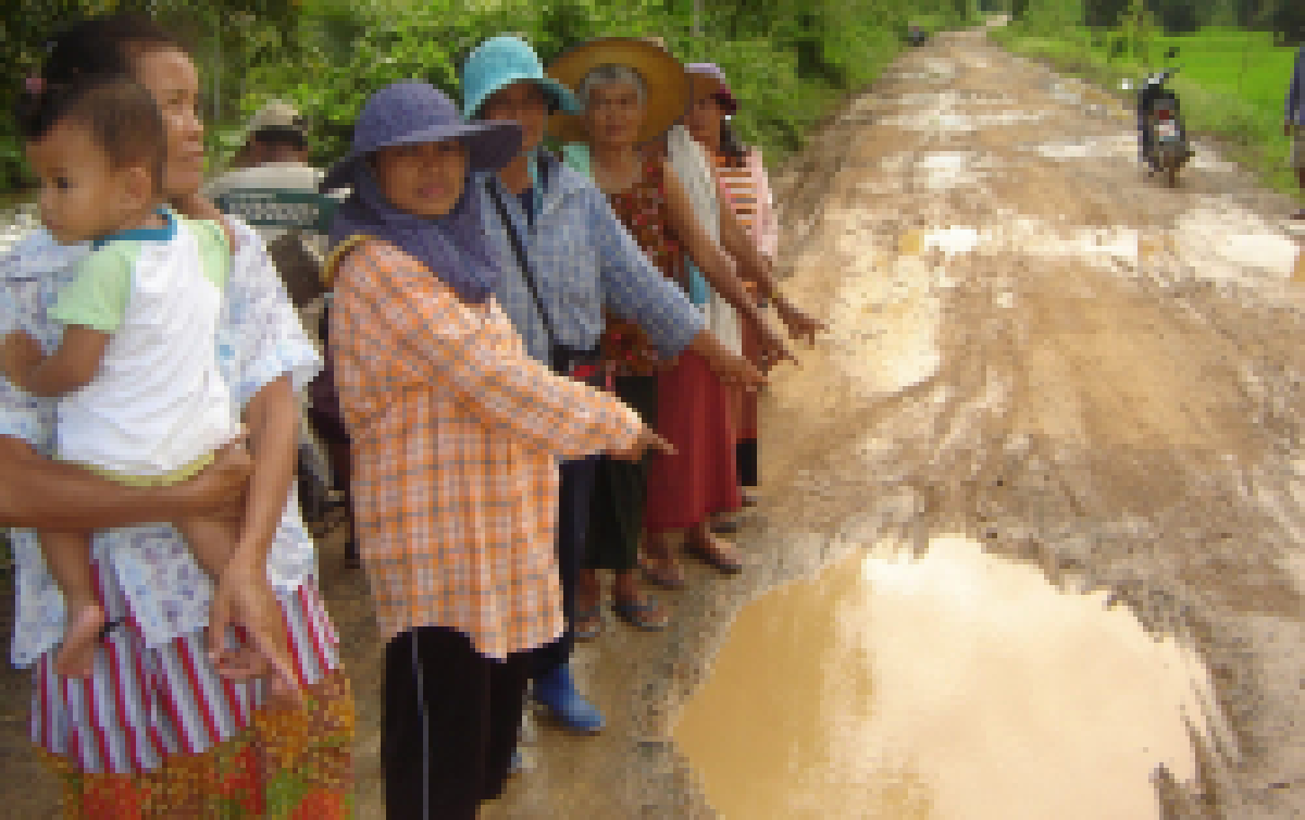 คนสุรินทร์โวยถนนพังไร้เหลียวแล