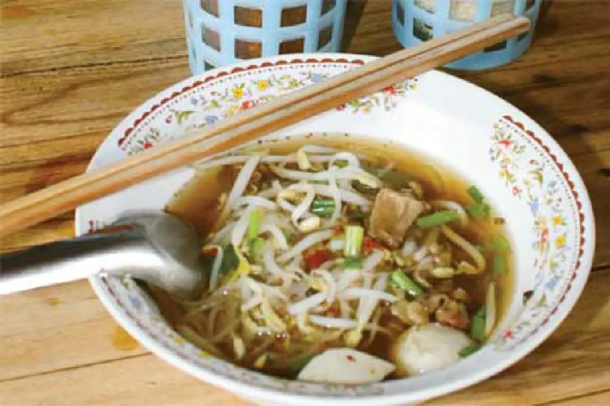 ก๋วยเตี๋ยวขวัญใจคนยาก ชามละ 10 บาท