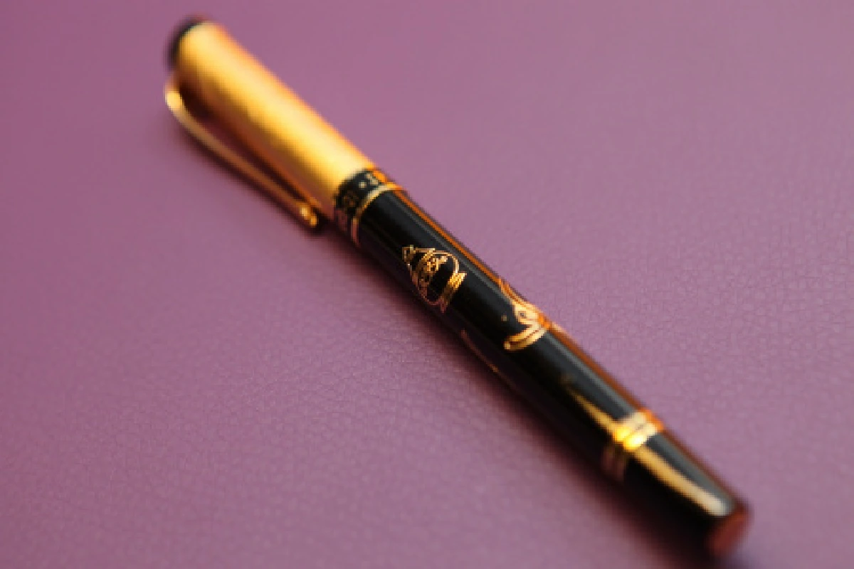 ปากกาทองคำสลักรูปพระพิฆเณศวร