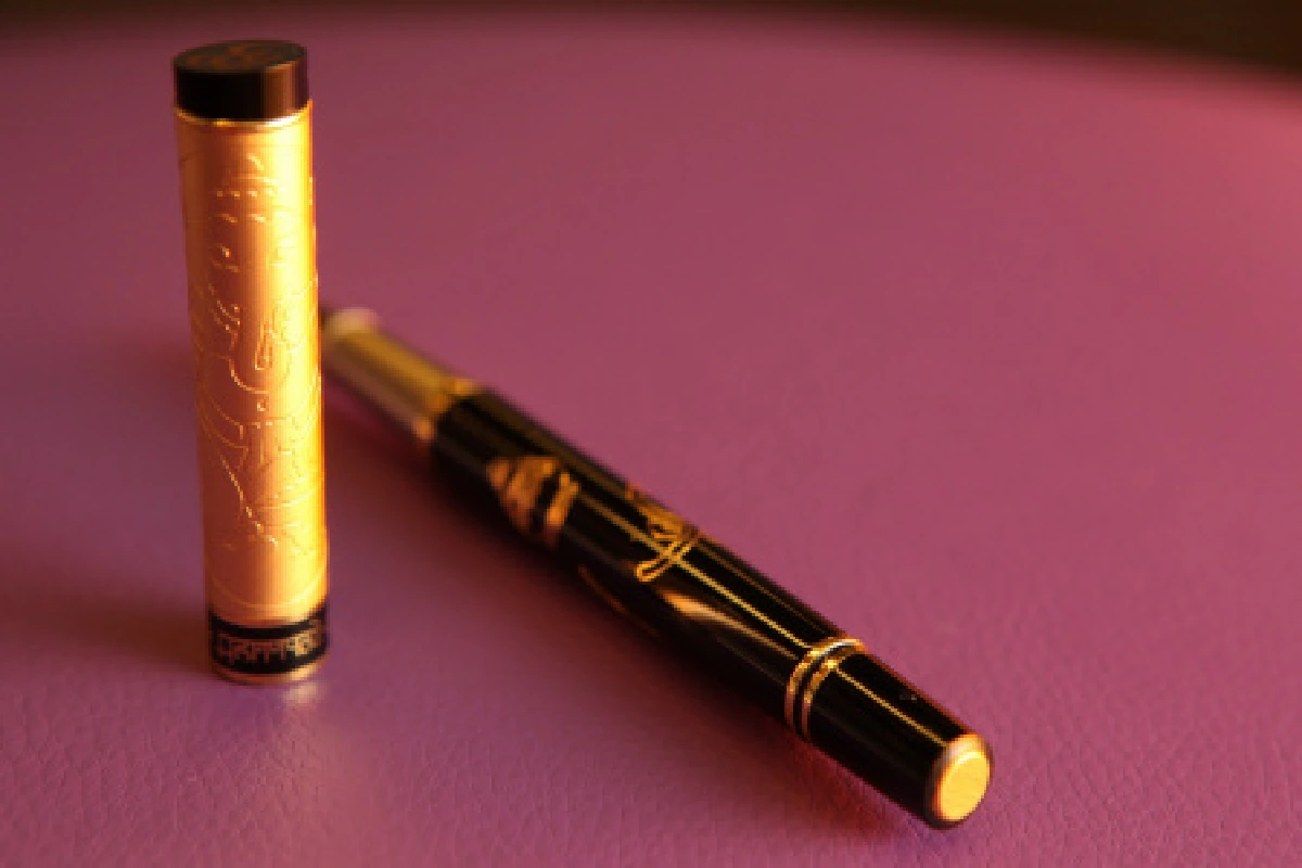 ปากกาทองคำสลักรูปพระพิฆเณศวร