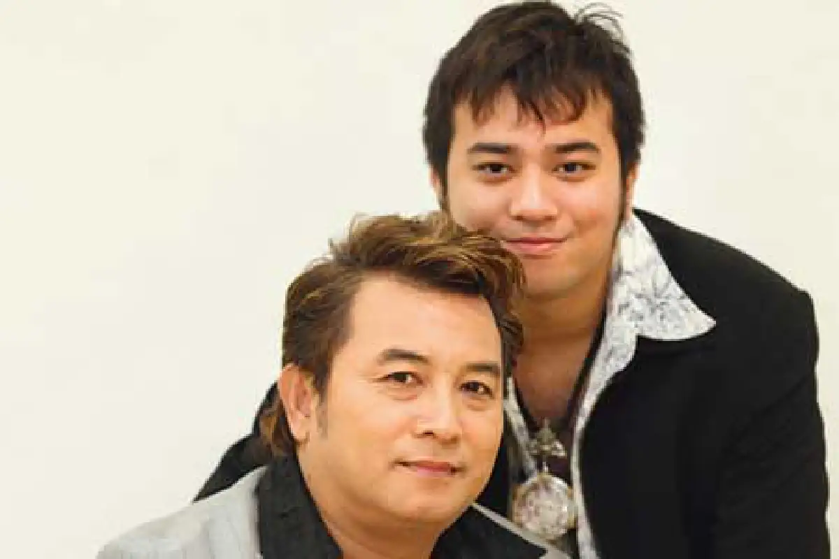 ครอบครัวเฮฮาประสาหมอดู