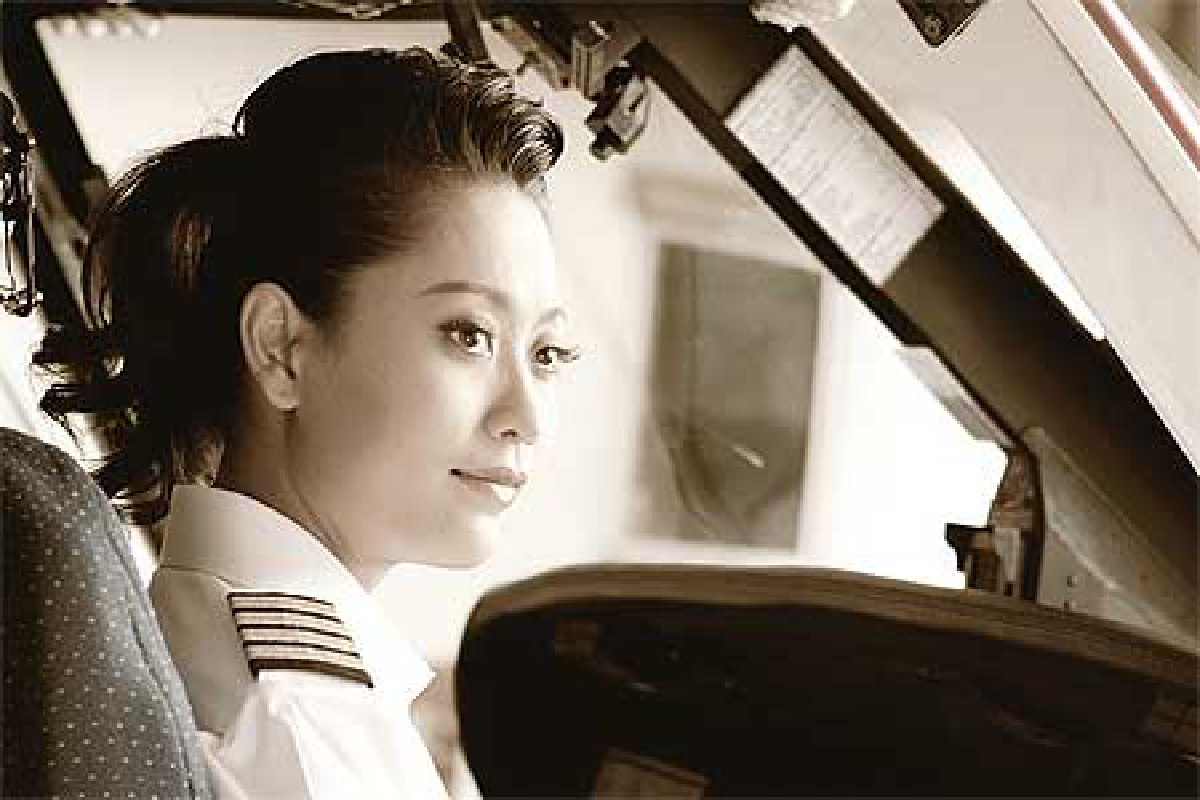 แง้มใจกัปตัน ฮ. หญิงคนแรกของไทย แง้มใจกัปตัน ฮ. หญิงคนแรกของไทย