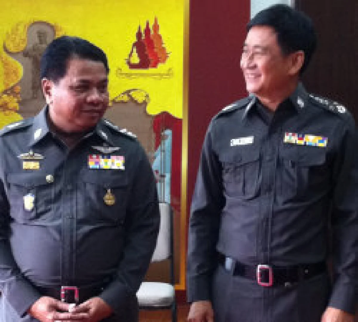 เพรียวพันธ์บอกถอดยศแม้วทำตามหน้าที่