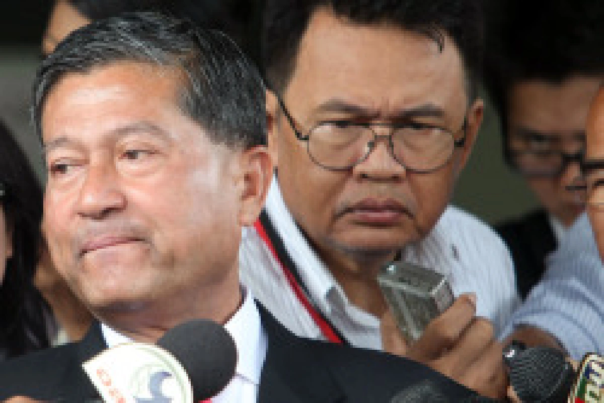 เฉลิมปัดเร่งฎีกาขออภัยโทษทักษิณ