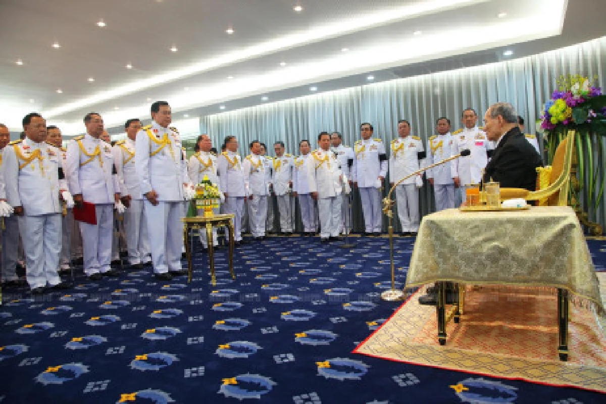 ในหลวงให้ตุลาการศาลทหารยึดยุติธรรมเป็นศรีประเทศ