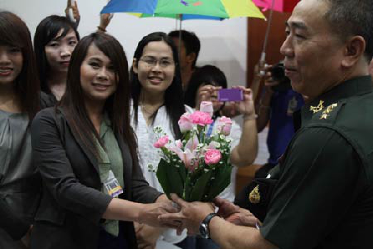 สั่งกห.เพิกถอนกระเทยเป็นโรคจิตถาวร สั่งกห.เพิกถอนกระเทยเป็นโรคจิตถาวร
