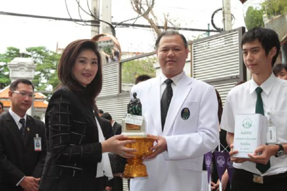 นายกฯร่วมเขียนไปรษณียบัตรถวายพระพร