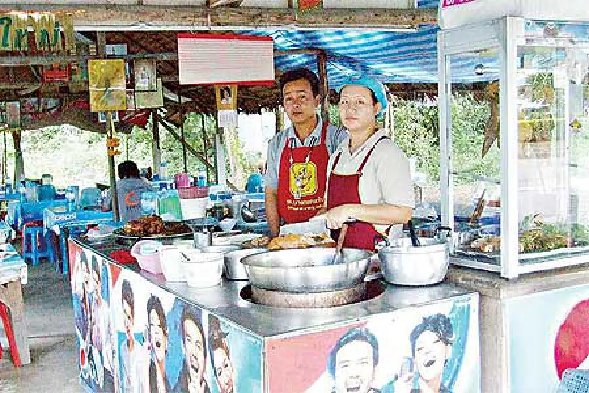 ป ก๋วยเตี๋ยวเป็ด ร้านธรรมดาที่รสชาติไม่ธรรมดา