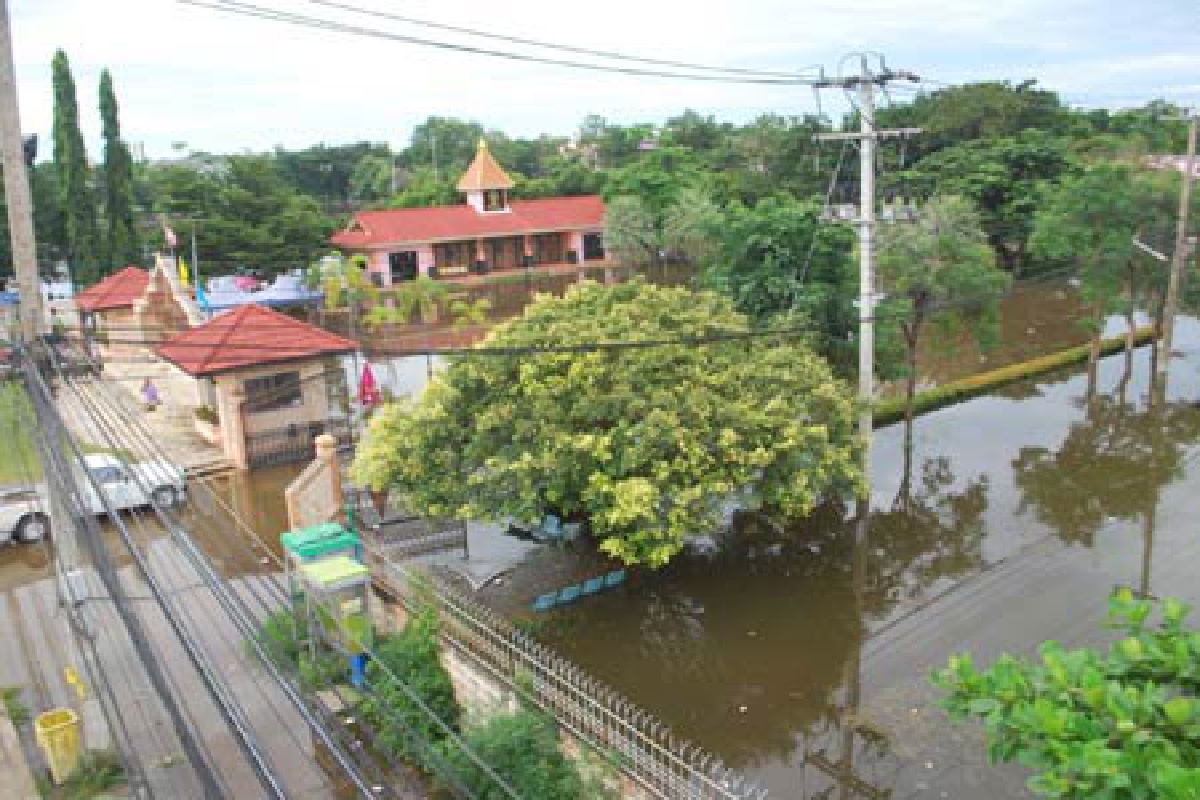 น้ำทะลักท่วมเมืองพิษณุโลก น้ำทะลักท่วมเมืองพิษณุโลก
