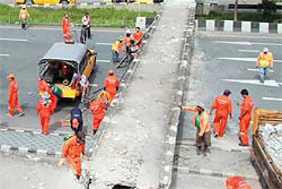สะพานลอยร่วงจราจรอัมพาตมาตรการกู้ภัยง่อย