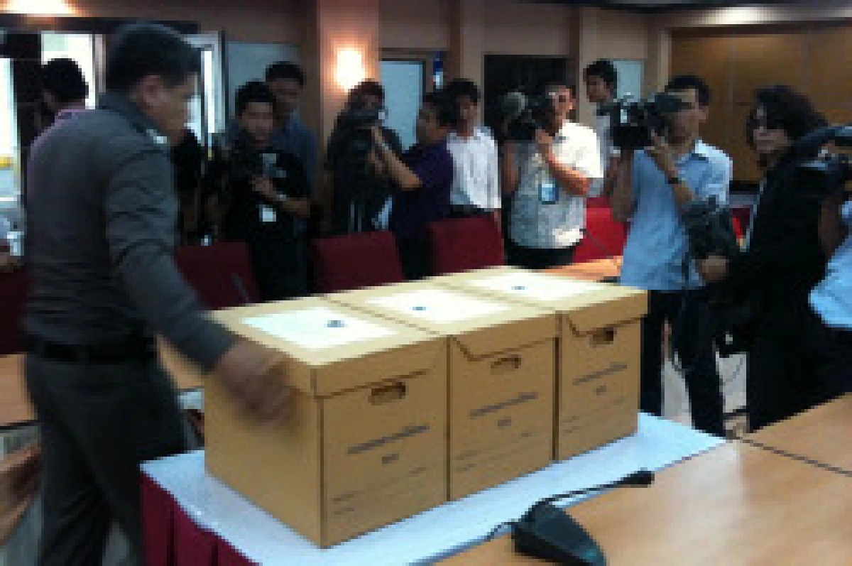 เฉลิมสั่งตีกลับสำนวน13ศพให้ตร.สอบใหม่