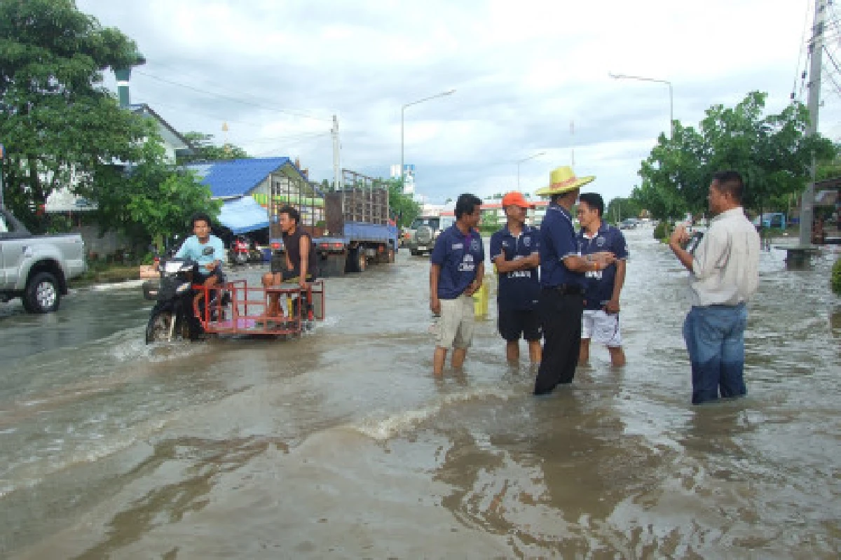 ฝนถล่มบุรีรัมย์น้ำท่วมบ้าน500หลัง