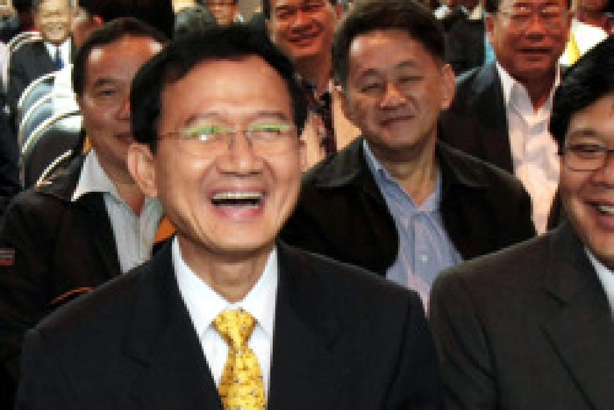 แดงส่งสมชายกัปตันทีมฟาดแข้งเขมร