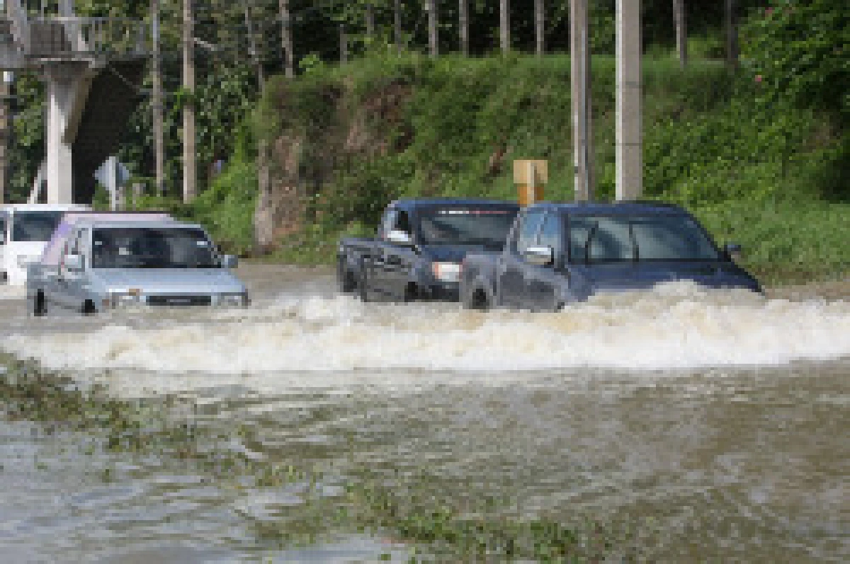 เตือน15จังหวัดเจอฝนถล่มหนัก
