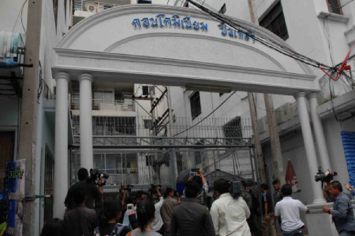 ตำรวจกว่า 80 นายบุกค้นบ่อนลอยฟ้า