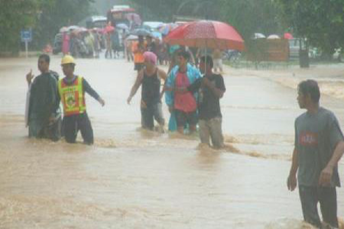 อีสานตอนล่าง-ตะวันออกฝนหนัก อีสานตอนล่าง-ตะวันออกฝนหนัก