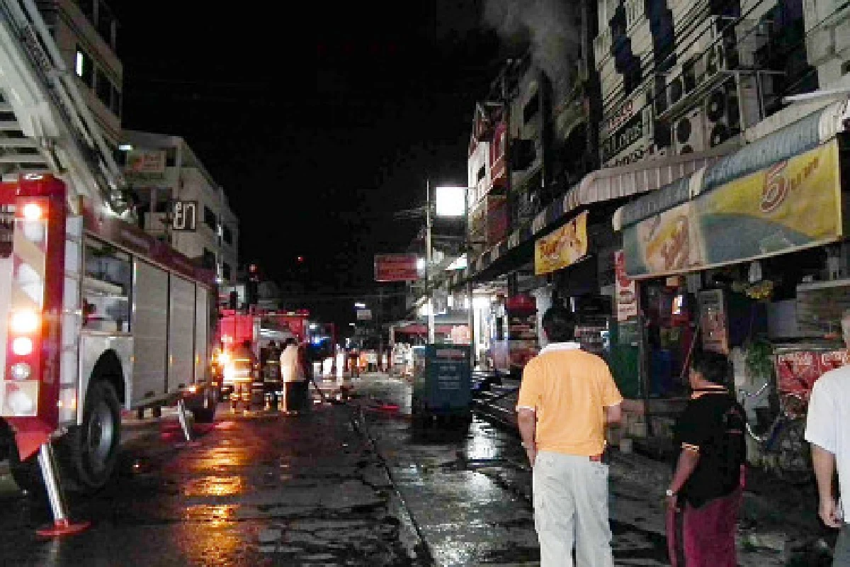 หม้อแปลงบึ้มทำไฟไหม้โลตัสเอ็กซ์เพรสวอด