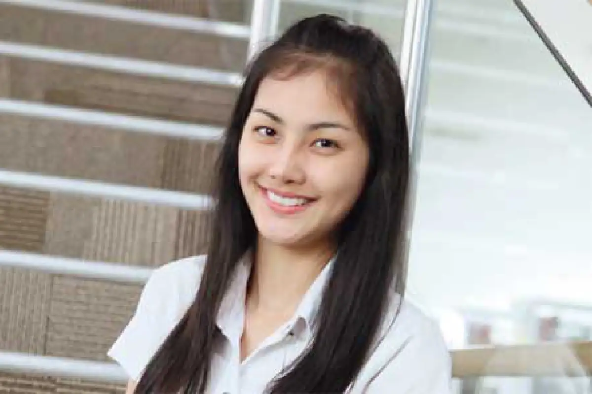 สาวน้อยร้อยรอยยิ้ม ลักษมี แซ่ว่อง