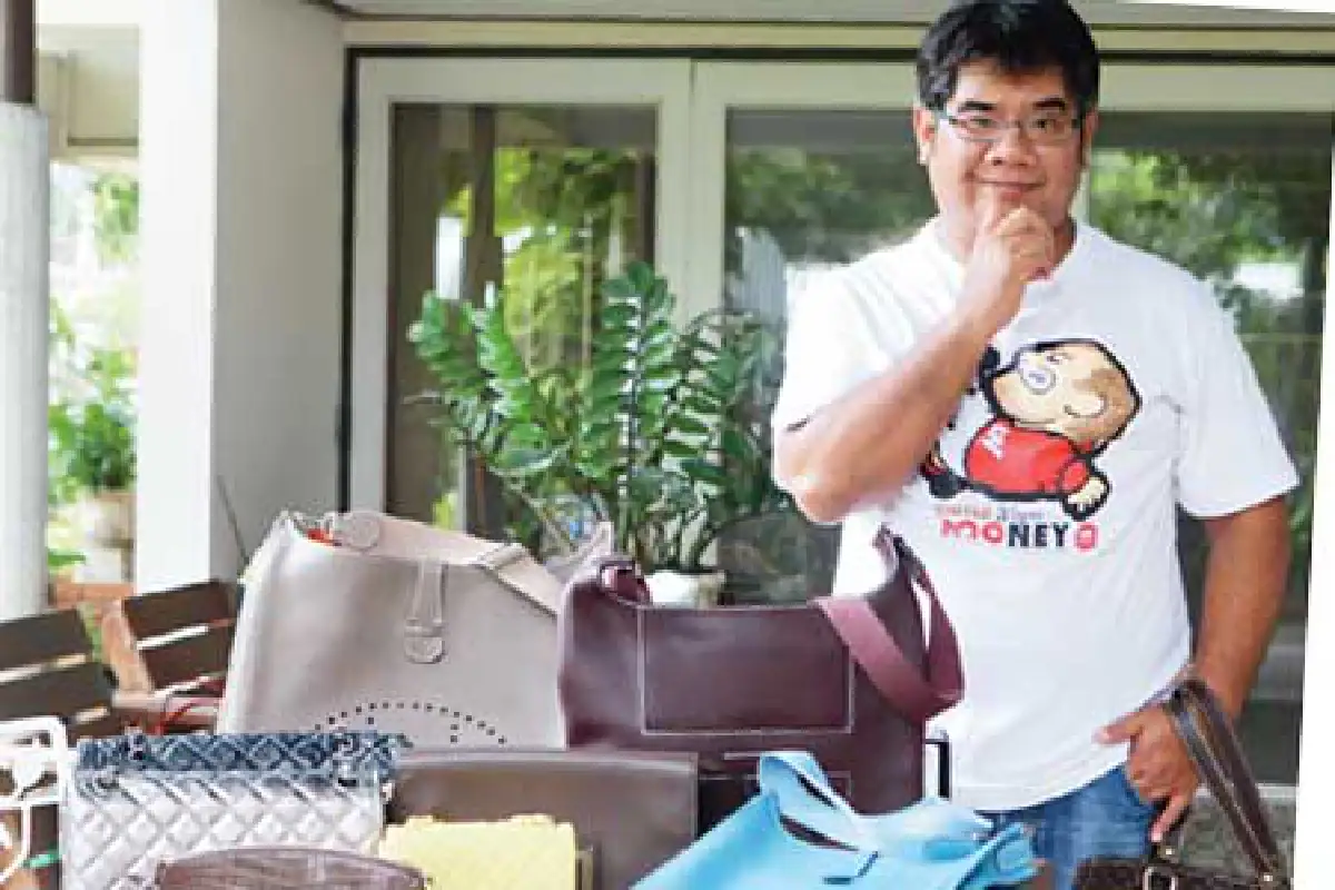 ดร.ธรณ์ ธำรงนาวาสวัสดิ์ : “เราพบรักกัน ณ กาลเวลาหนึ่ง”