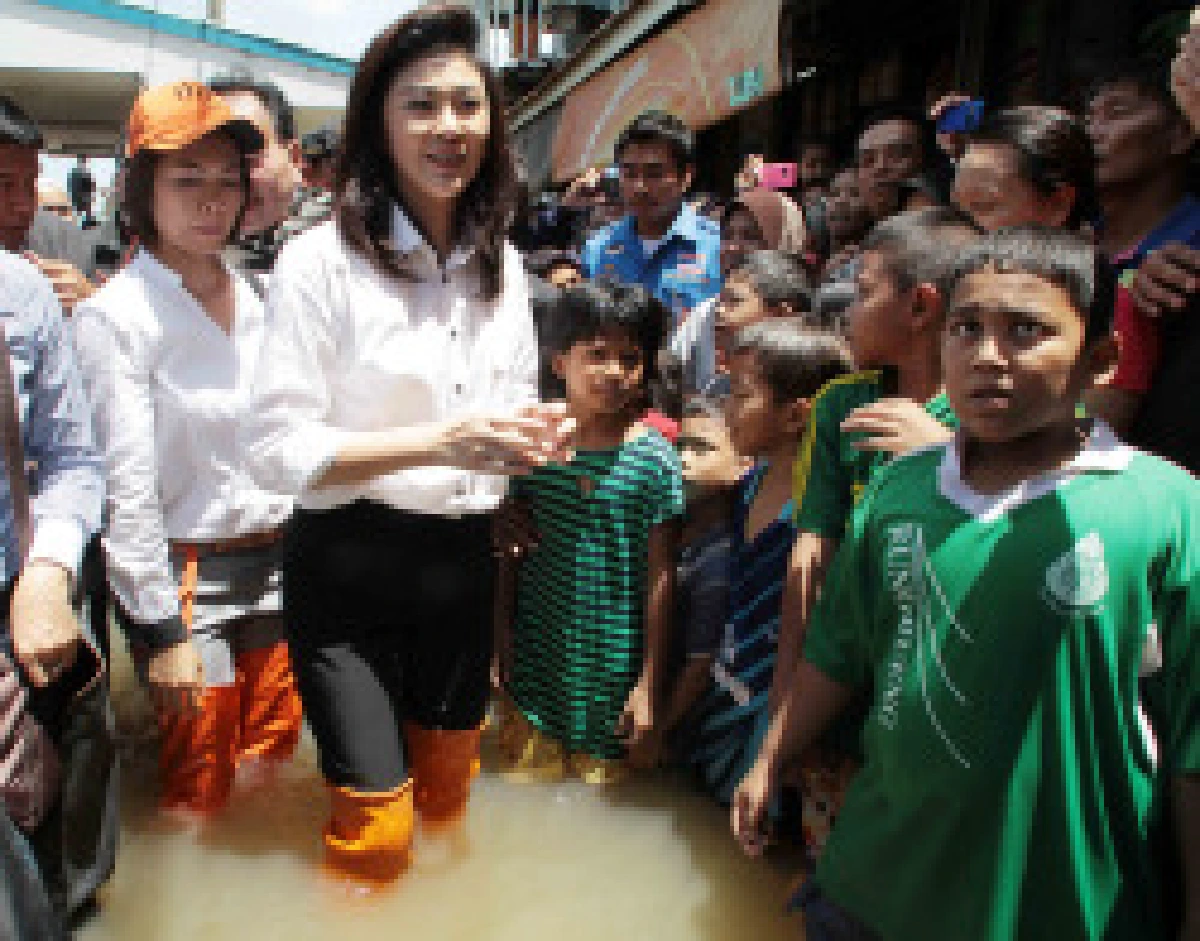 นายกฯสั่ง14รัฐมนตรีค้างจังหวัดน้ำท่วม