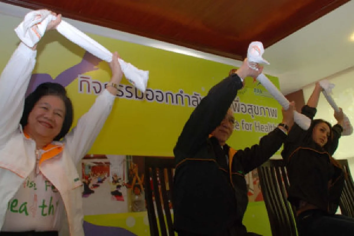 สภาฟิตตั๊ก-บงกช ชวนเต้นโยคะ