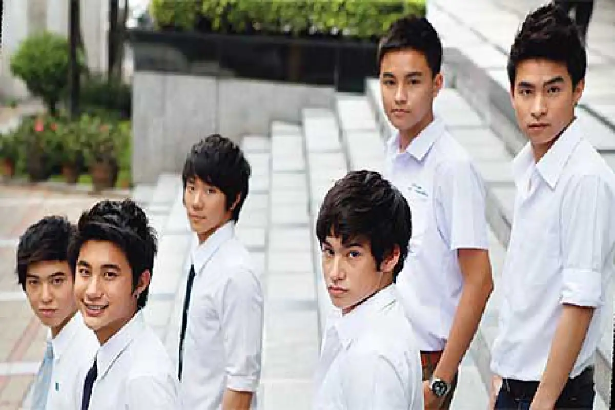 หนุ่มๆ ‘Pynk’ ดีเจก่อนบรรลุนิติภาวะ