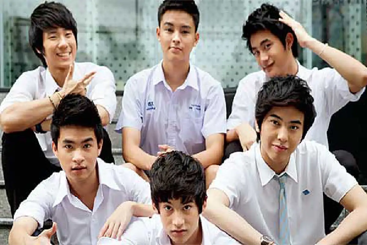 หนุ่มๆ ‘Pynk’ ดีเจก่อนบรรลุนิติภาวะ