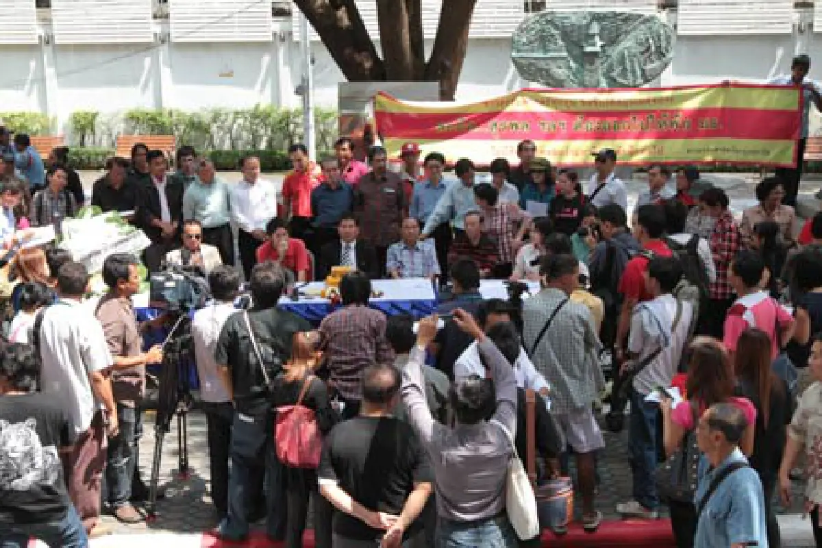 ศิษย์เก่ามธ.ฮือต้านสมคิด