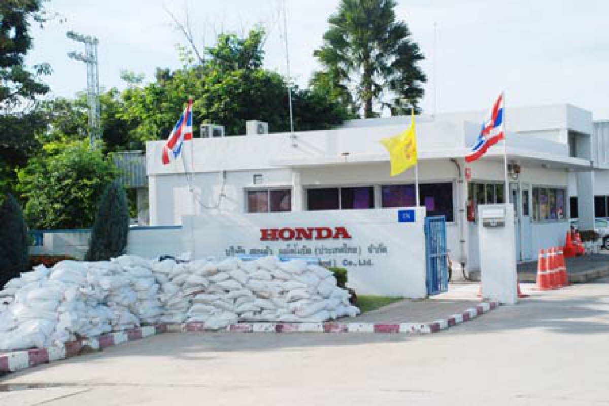 ปล่อยน้ำท่วมสายเอเซียป้องกันนิคมโรจนะ ปล่อยน้ำท่วมสายเอเซียป้องกันนิคมโรจนะ