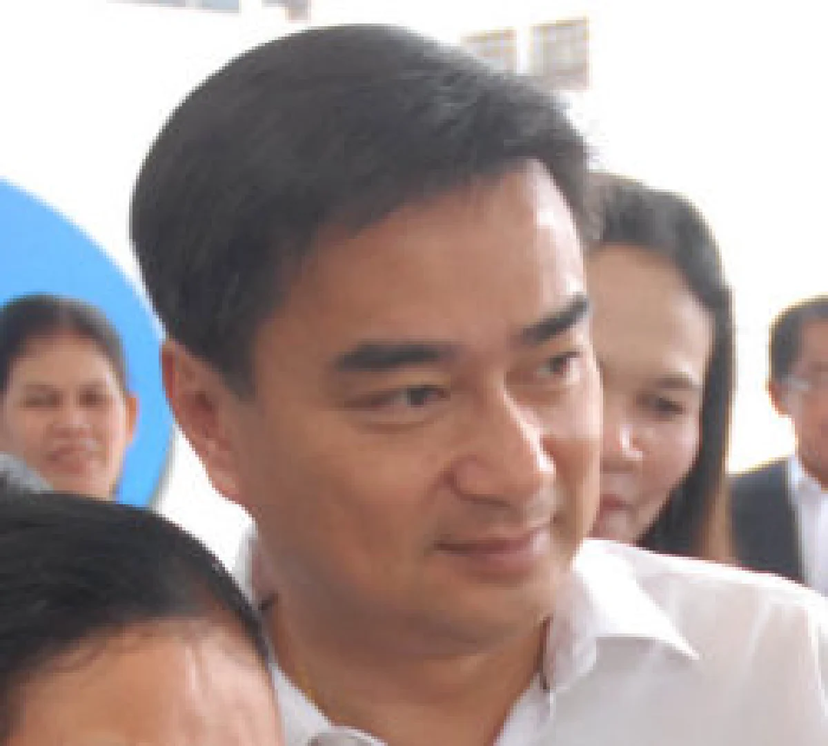 มาร์คแนะปูตั้งศูนย์ส่วนหน้าแก้น้ำท่วม