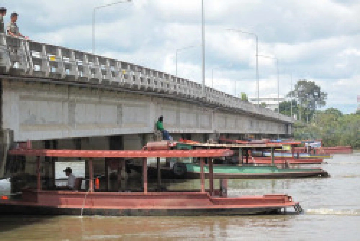 ระดมเรือ100ลำดันน้ำเจ้าพระยาลงทะเล