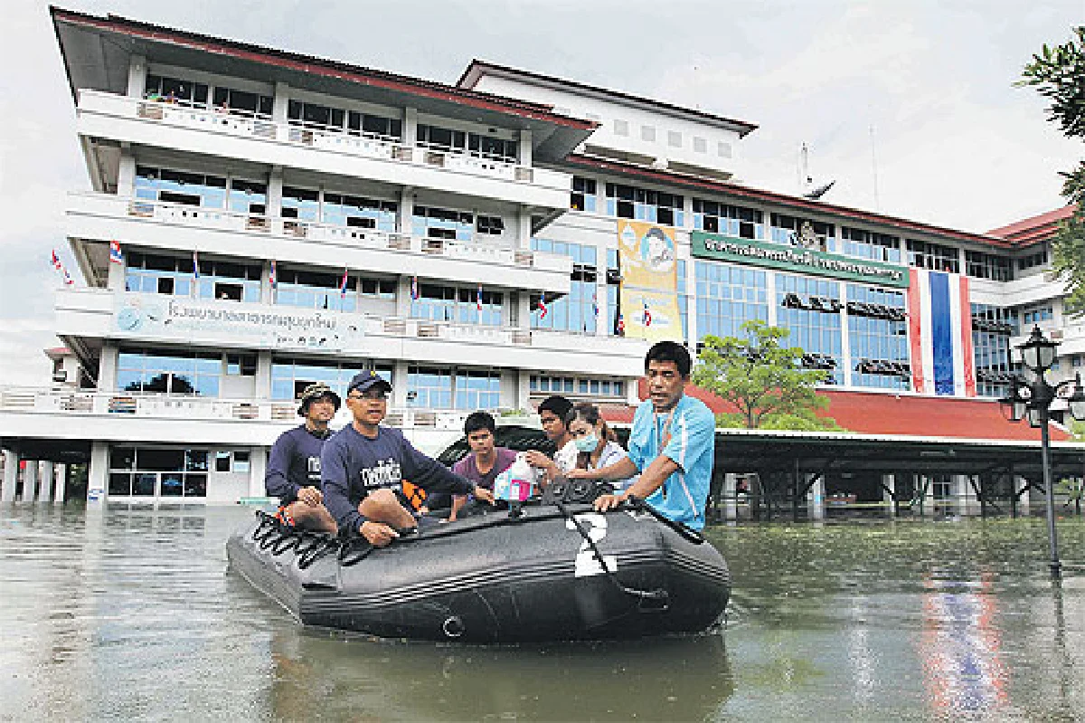 Ayutthaya defences fail