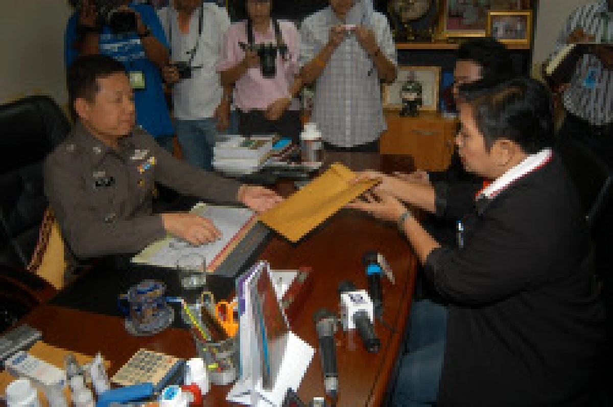 แม่ศพวัดปทุมฯขอตร.ทำสำนวนใหม่