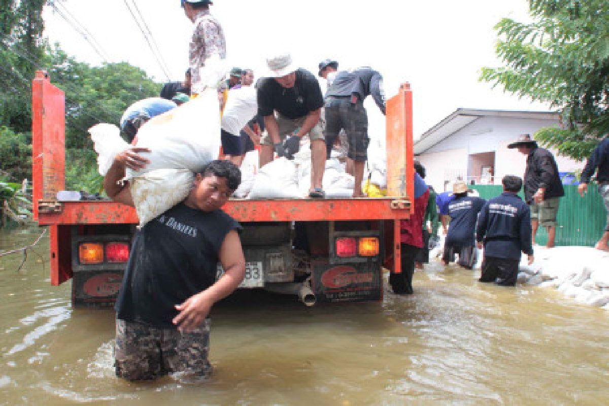 คลังคาดงบฉุกเฉินน้ำท่วมพุ่ง6พันล้านบาท คลังคาดงบฉุกเฉินน้ำท่วมพุ่ง6พันล้านบาท