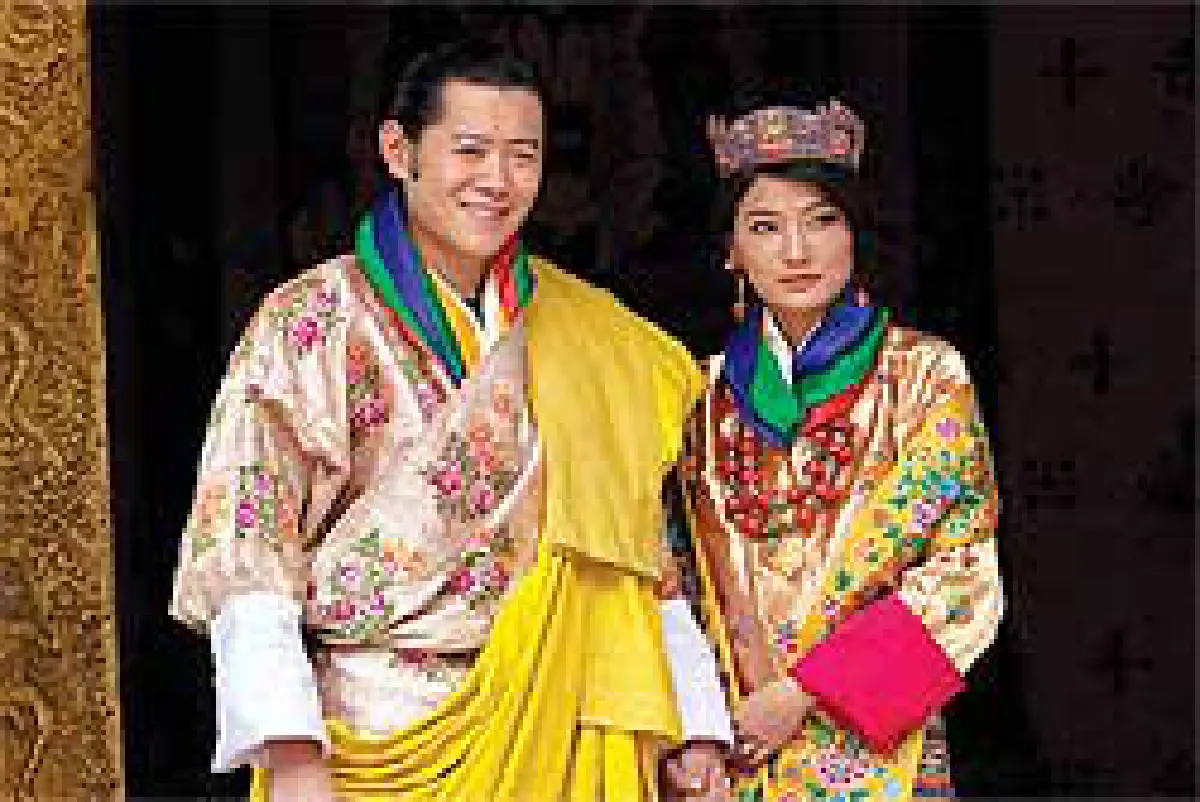 ภูฏานชื่นมื่นกษัตรย์ จิกมี อภิเษกสมรส สาวสามัญชน